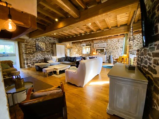 Maison 8 pièces 230 m² · à Saint-Malon-sur-Mel · 230 m² · 405 600 €