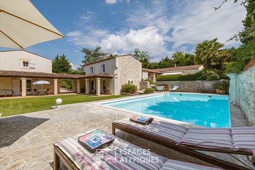 Maison 10 pièces 430 m² · à Saint-Porchaire · 430 m² · 895 000 €