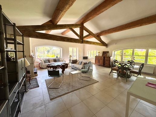 8 pièces 297 m² · à Montélimar · 297 m² · 670 000 €