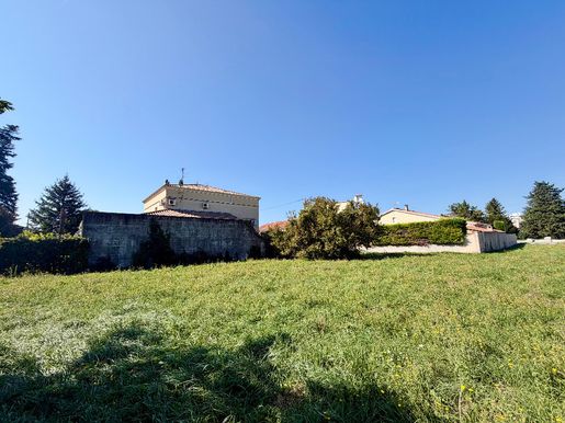Terrain, terrain 885 m² — Montélimar (Drôme) · 148 000 €
