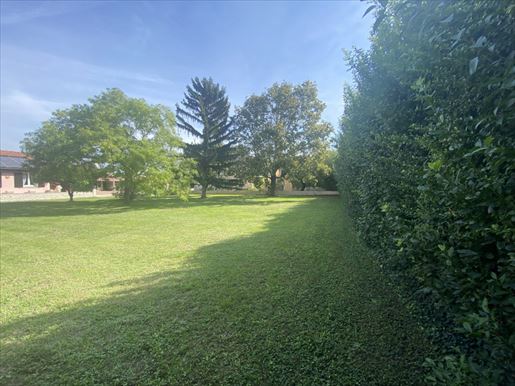 Terrain 680 m² · à Ancône · 680 m² · 138 000 €