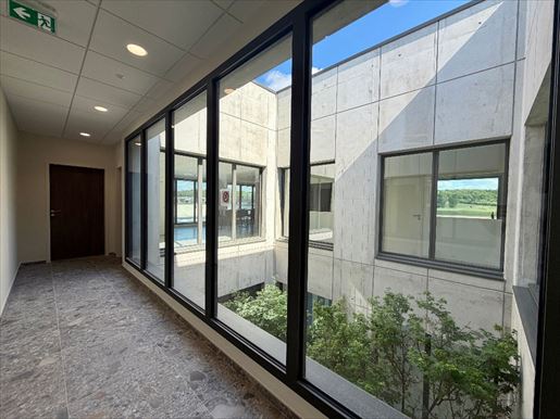 Local commercial 85 m² · à Montélimar · 85 m² · 204 000 €