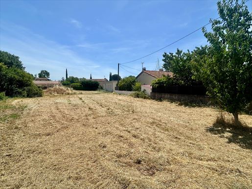 Terrain 777 m² · à Montélimar · 777 m² · 137 000 €