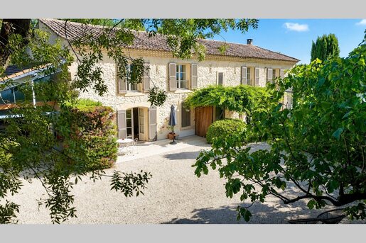 Maison 9 pièces 301 m² · à Maillane · 301 m² · 1 490 000 €