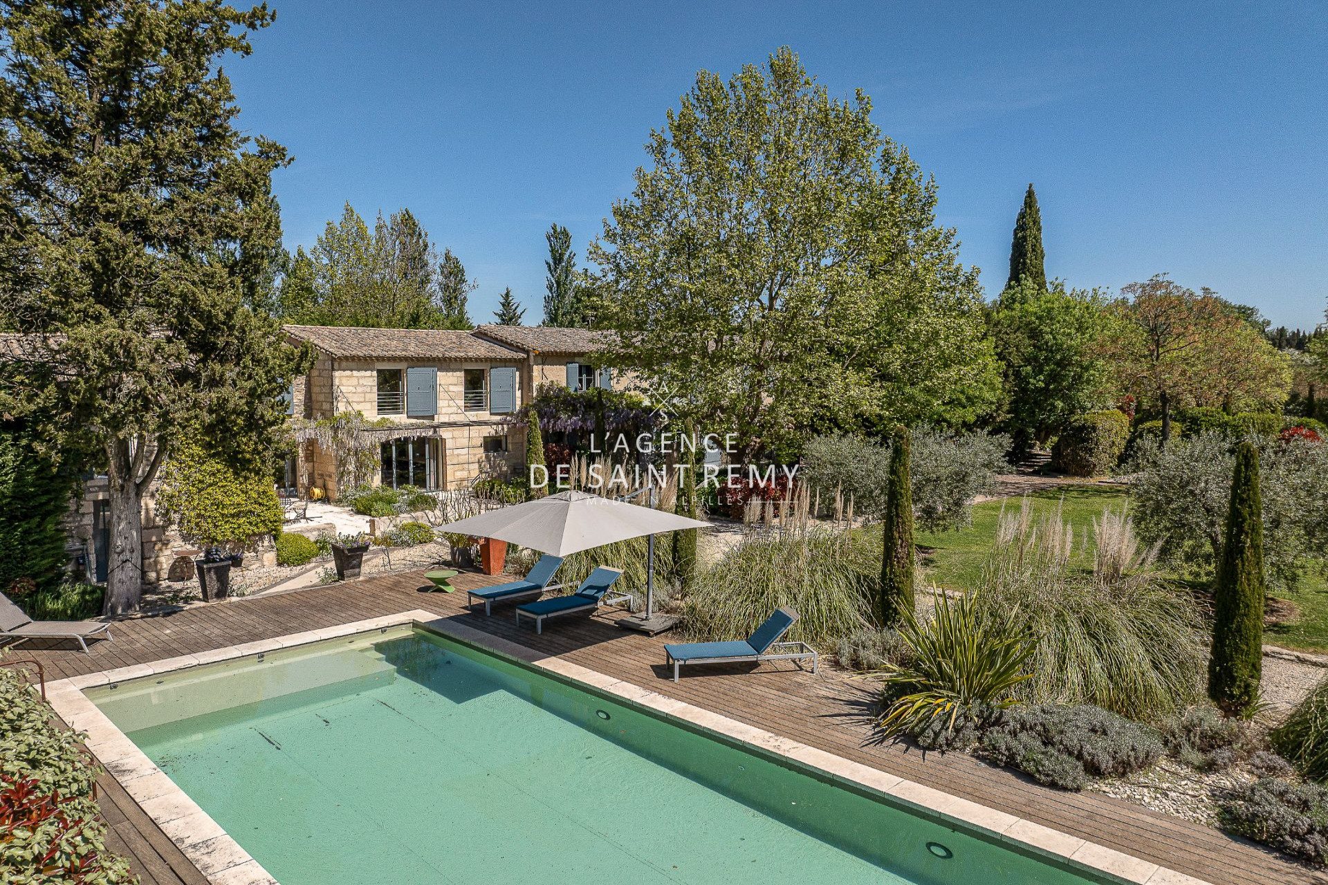 Maison à vendre, 400m², Saint-Rémy-de-Provence