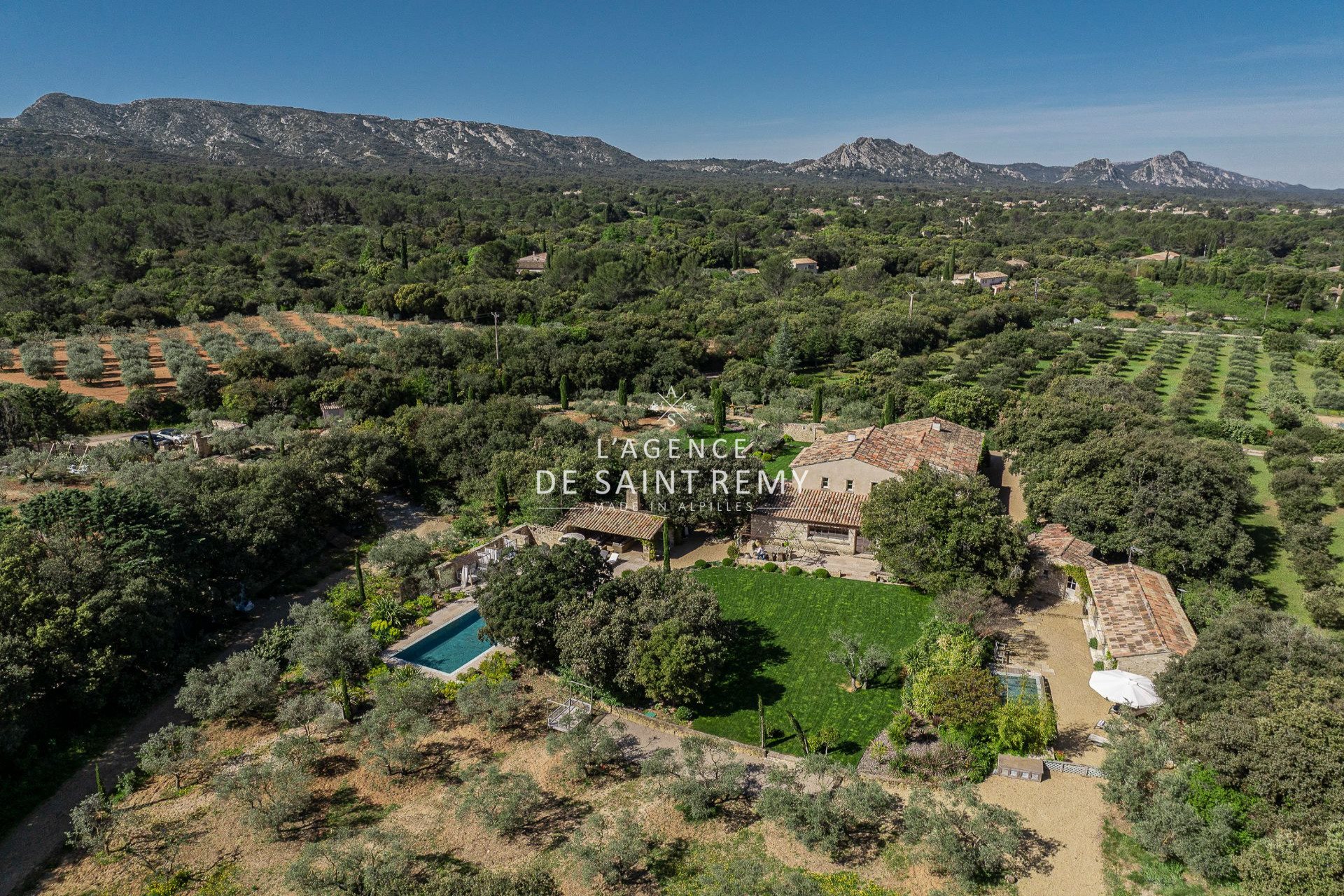 Maison à vendre, 300m², Eygalières