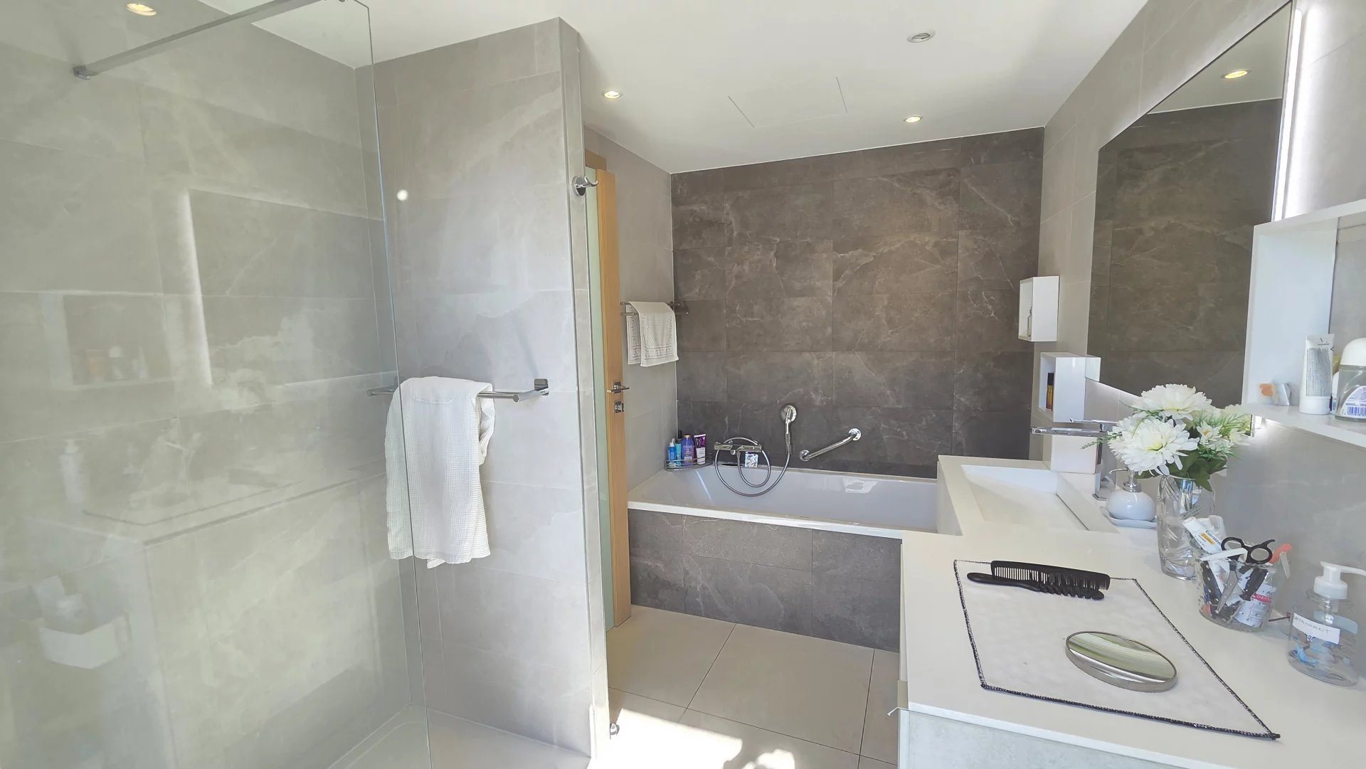 Appartement – Cannes, Hautes Vallergues - Plus
