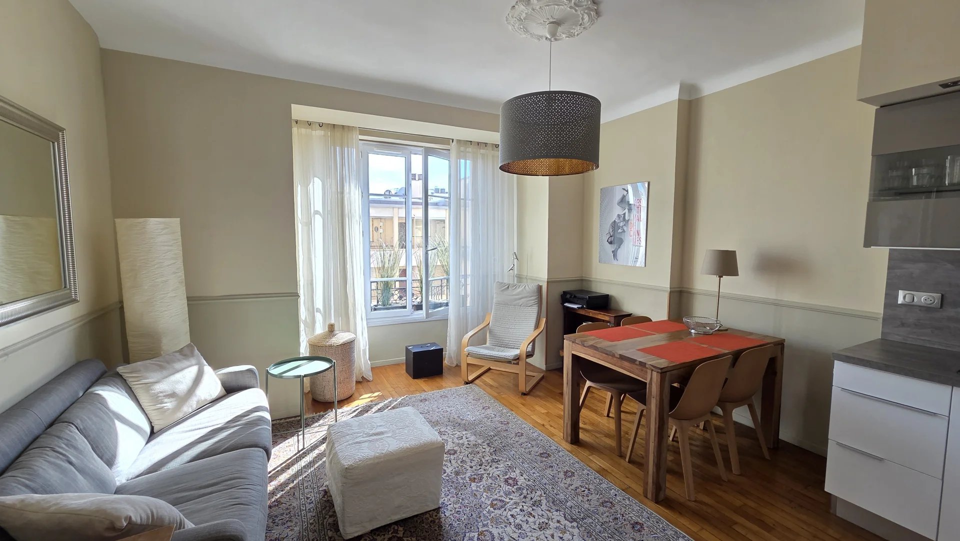 Cannes Banane – Renovated 2-Bedroom Flat – High Floor