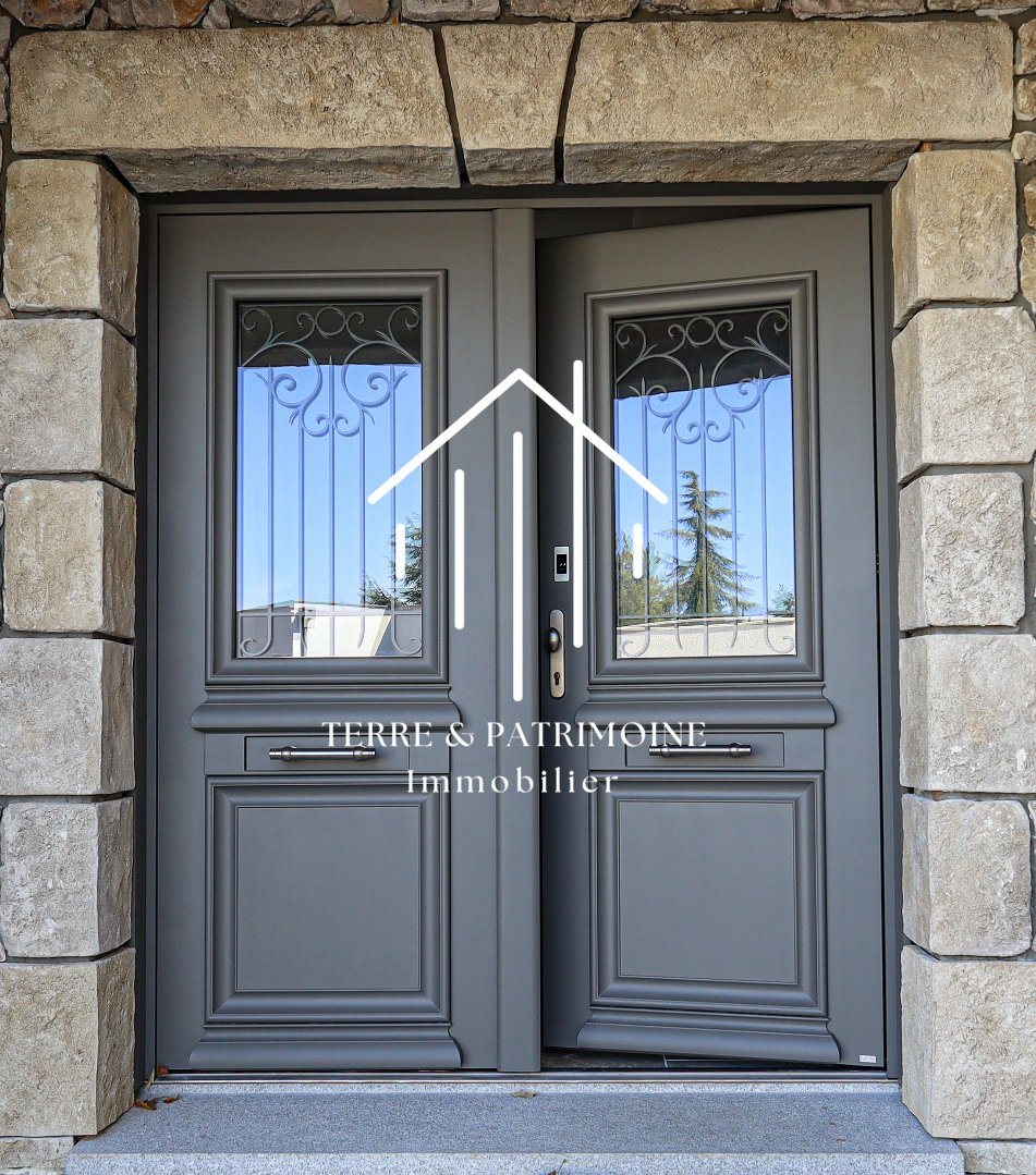 Maison à vendre, 240m², Lablachère
