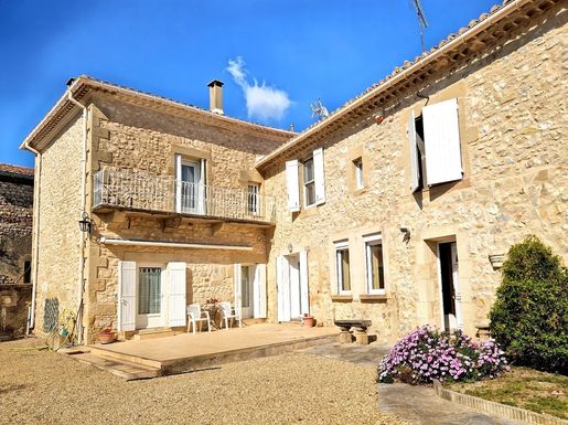 Maison 8 pièces 221 m² · à Combas · 221 m² · 441 000 €