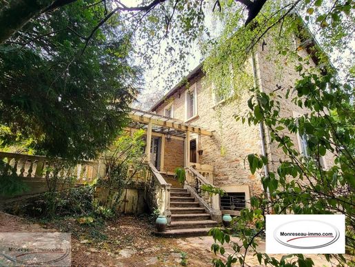 Maison 7 pièces 142 m² · à Mâcon · 142 m² · 236 250 €