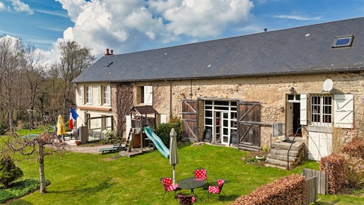 11 pièces 217 m² · à Arleuf · 217 m² · 179 000 €