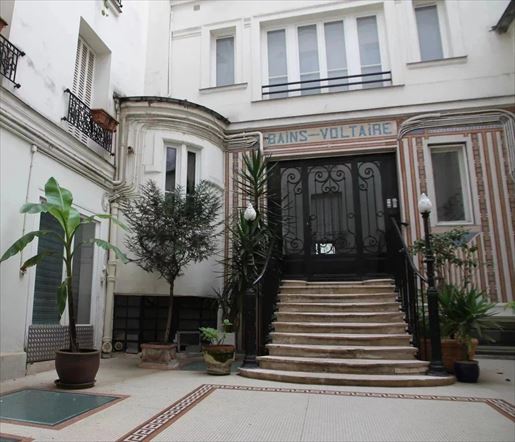 Local commercial 3 pièces 151 m² · à Paris 11ème · 151 m² · 520 000 €
