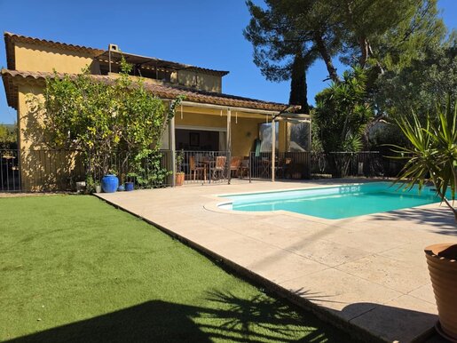 Maison 5 pièces 150 m² · à Sanary-sur-Mer · 150 m² · 1 195 000 €