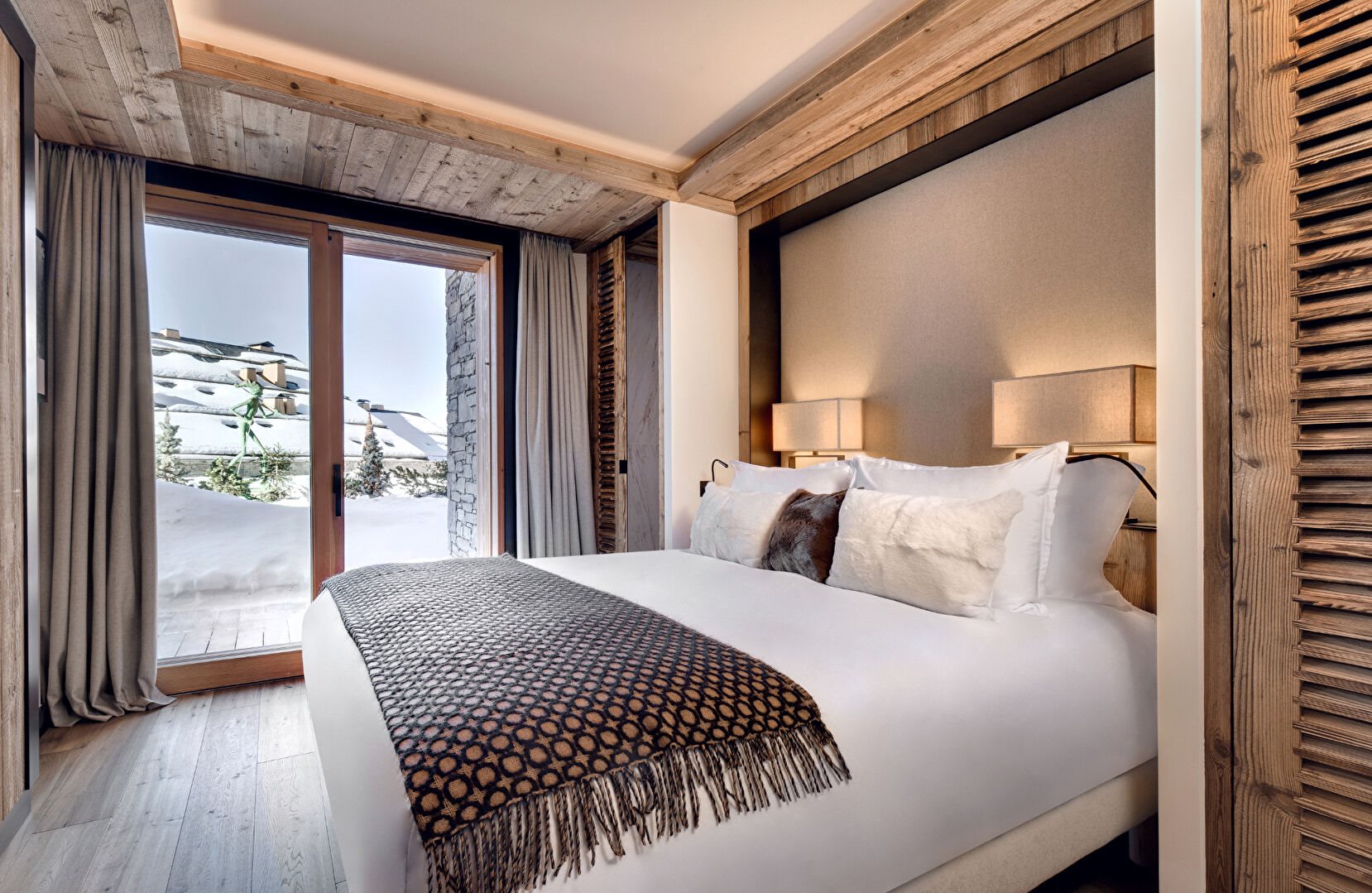 Meribel - Exceptional Ski-In/Ski-Out Apartment - Vue 3