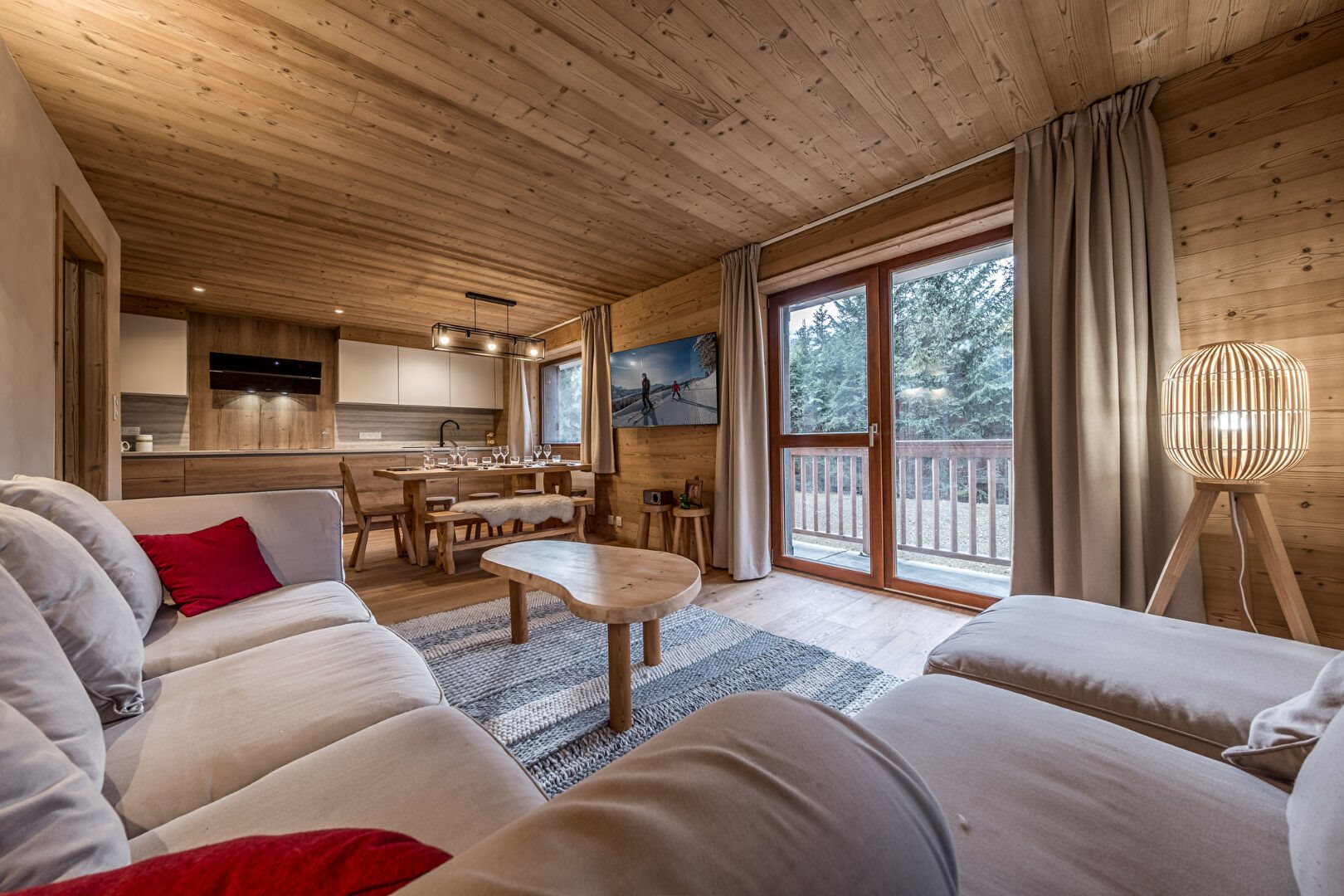 Meribel - Exceptional Ski-In/Ski-Out Apartment - Plus