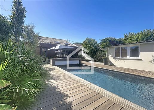 Maison 7 pièces 183 m² · à Mérignac · 183 m² · 913 500 €