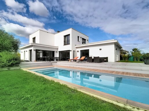 Maison 7 pièces 260 m² · au Haillan · 260 m² · 1 050 000 €