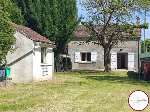 Maison 6 pièces 180 m² · à Charenton-du-Cher · 180 m² · 75 000 €