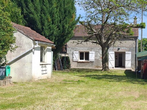 Maison 6 pièces 180 m² · à Charenton-du-Cher · 180 m² · 75 000 €