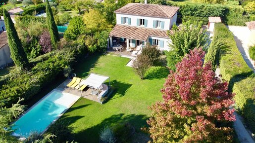 Maison 6 pièces 181 m² · à Pernes-les-Fontaines · 181 m² · 750 000 €
