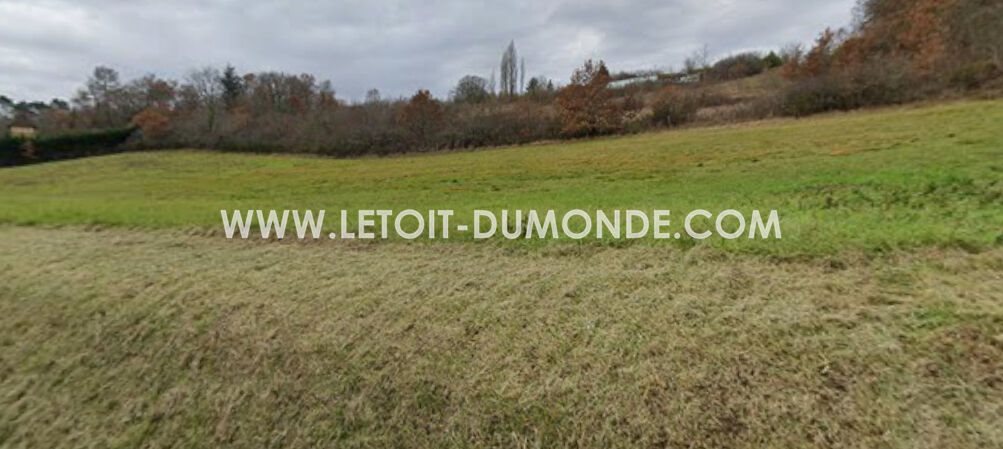 Building land close to all amenities