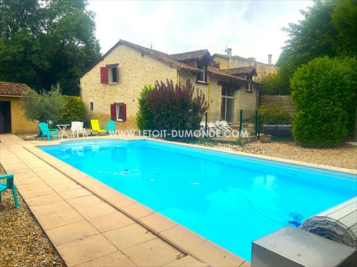 Belle bâtisse en pierre avec piscine proche Saint Astier · à Saint-Astier · 150 m² · 254 400 €