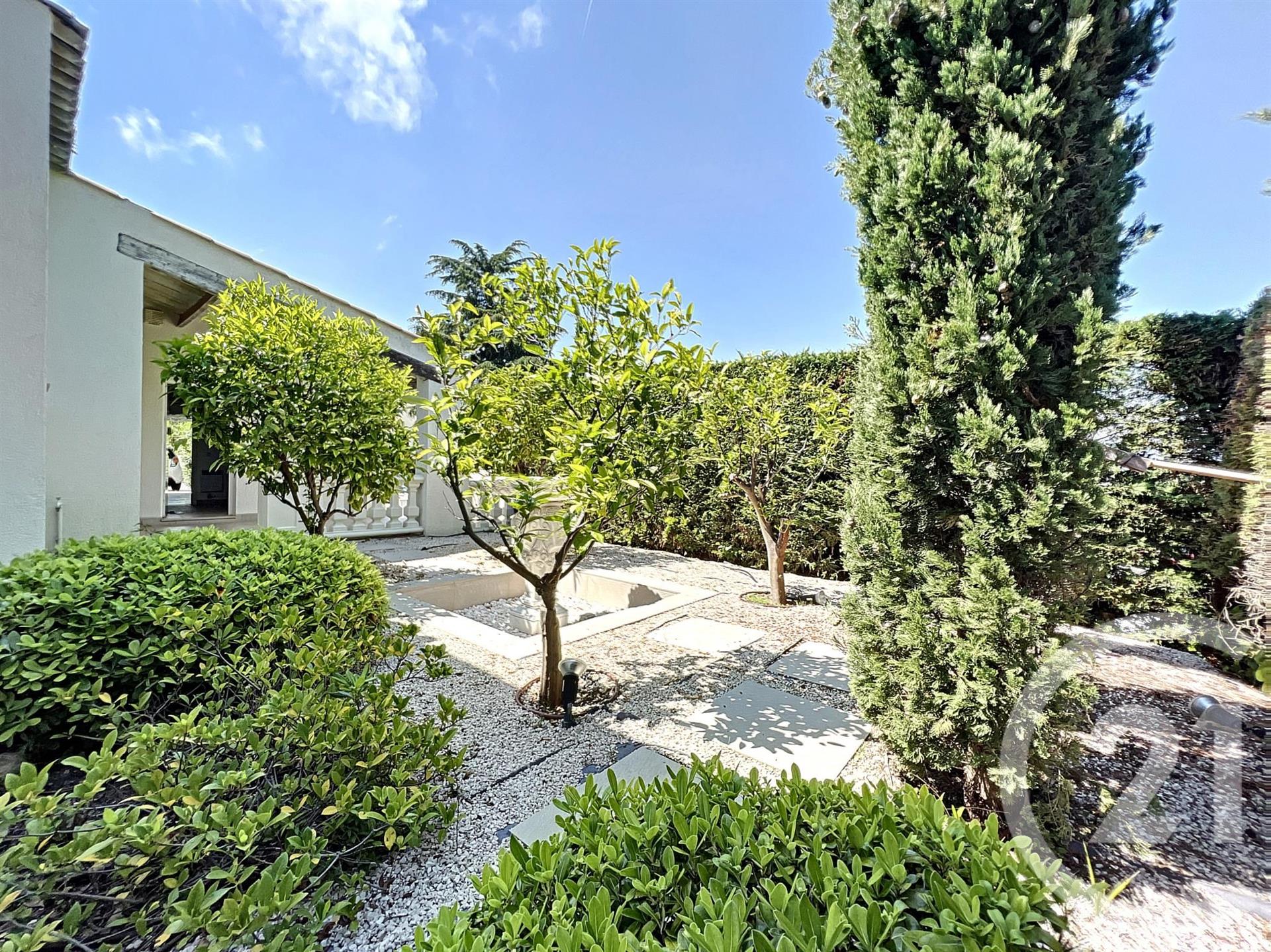 Maison à vendre, 245m², Villeneuve-Loubet