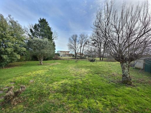 Terrain 900 m² · à Saint-Etienne-de-Tulmont · 900 m² · 45 000 €