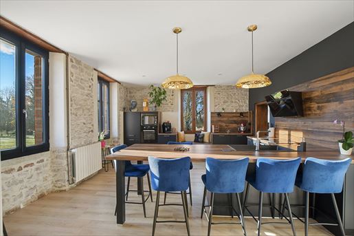 Maison 7 pièces 319 m² · à Montauban · 319 m² · 695 000 €