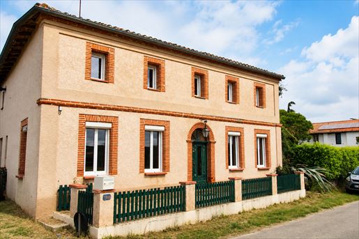 Maison 6 pièces 222 m² · à Castelsarrasin · 222 m² · 293 000 €