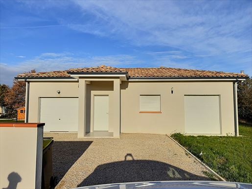 Maison 5 pièces 117 m² · à Saint-Etienne-de-Tulmont · 117 m² · 280 000 €