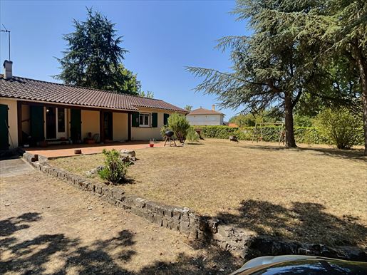 Maison 4 pièces 100 m² · à Saint-Etienne-de-Tulmont · 100 m² · 217 300 €