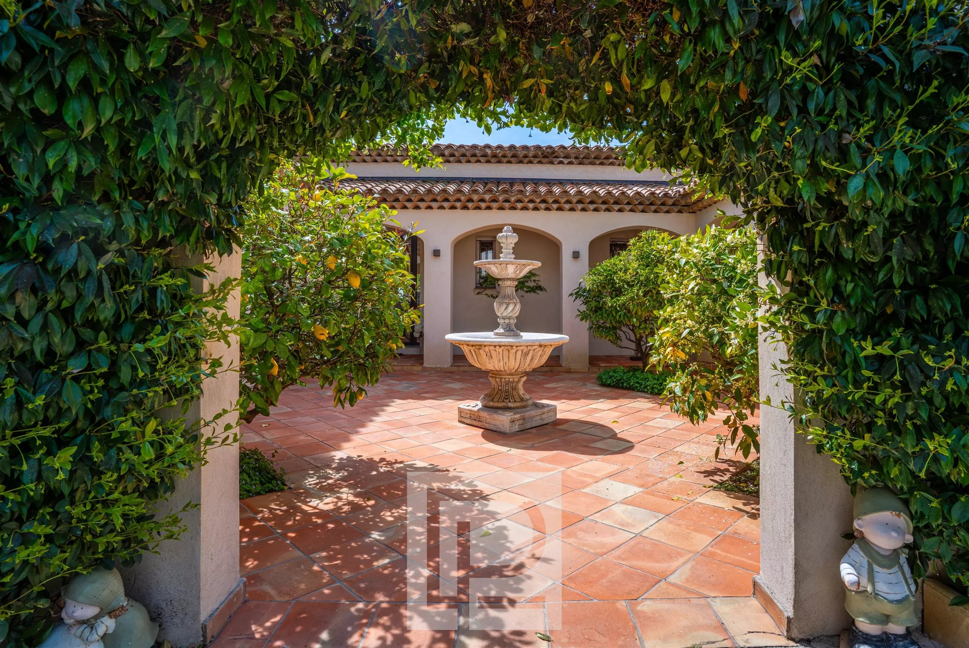 Maison à vendre, 555m², Valbonne