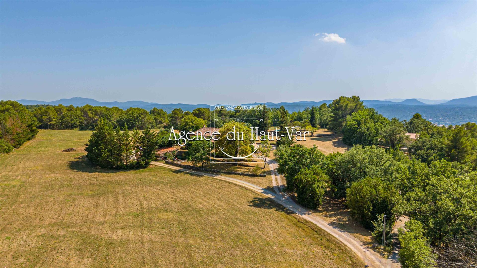 Maison à vendre, 372m², Tourrettes