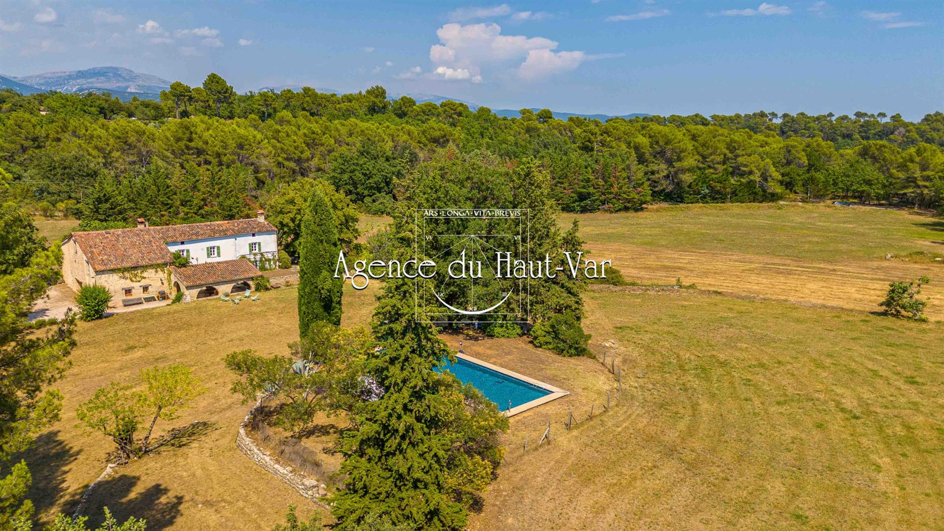 Maison à vendre, 372m², Tourrettes
