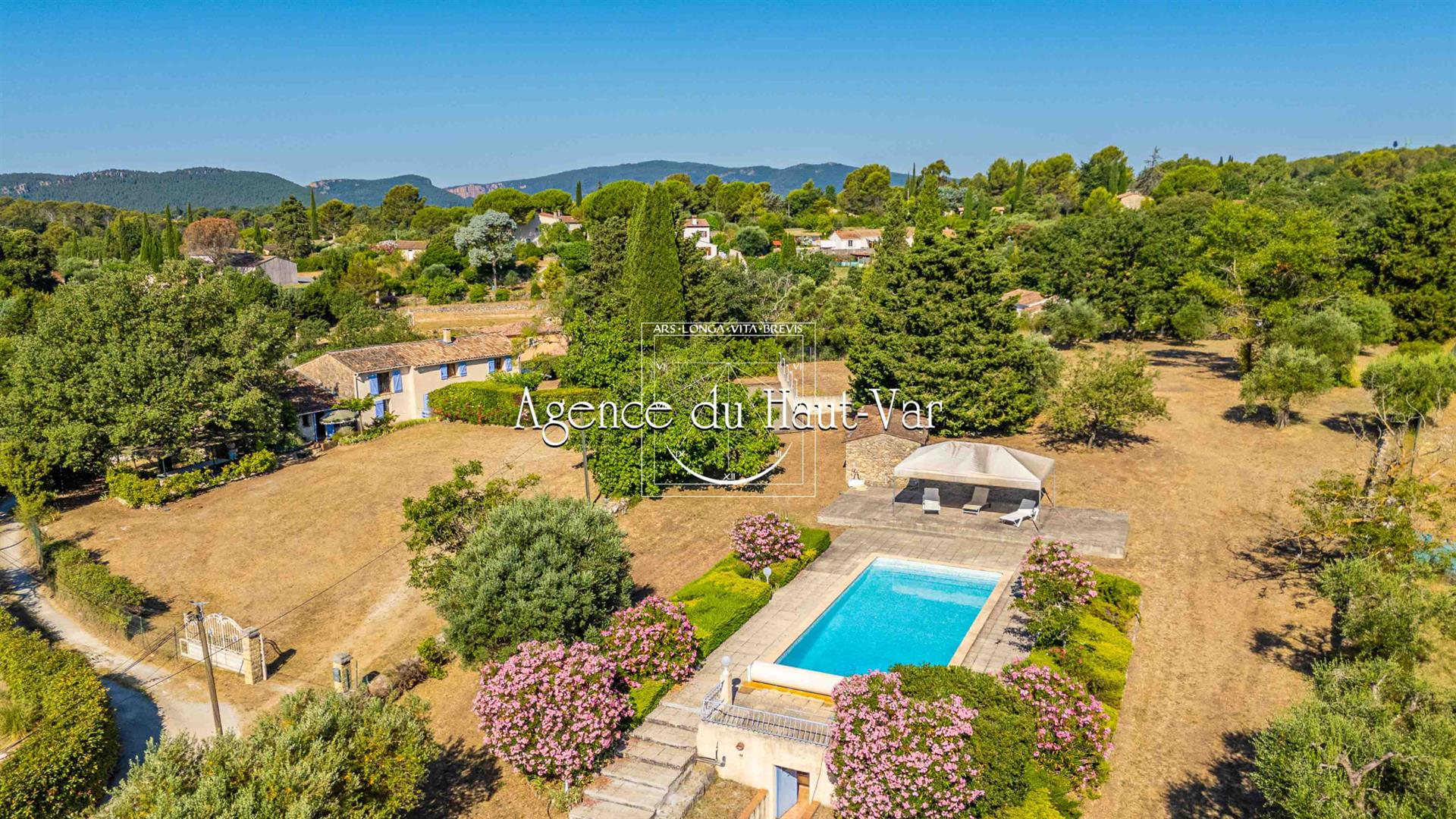 Maison à vendre, 213m², Bagnols-en-Forêt
