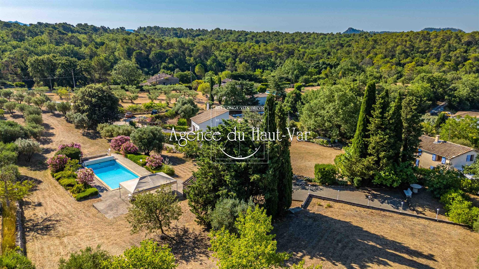 Maison à vendre, 213m², Bagnols-en-Forêt