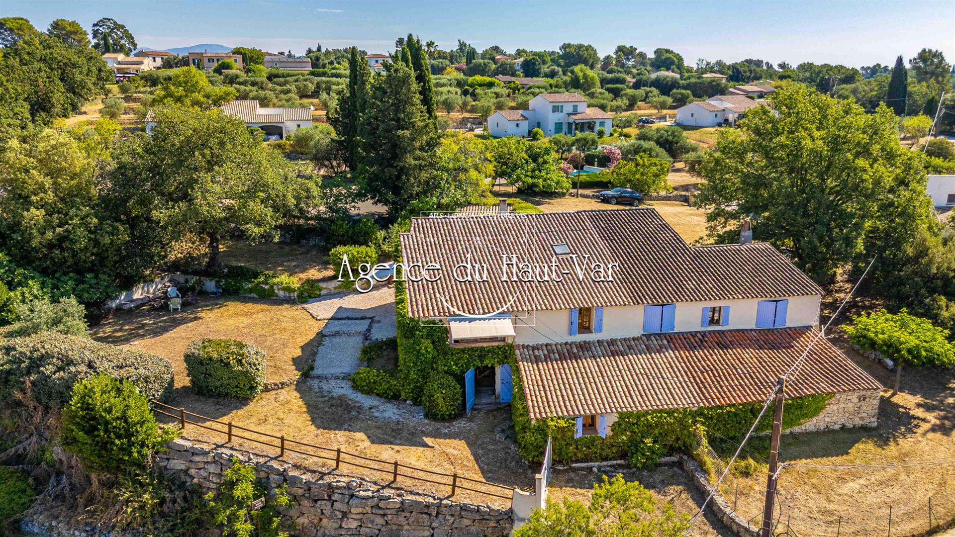 Maison à vendre, 213m², Bagnols-en-Forêt