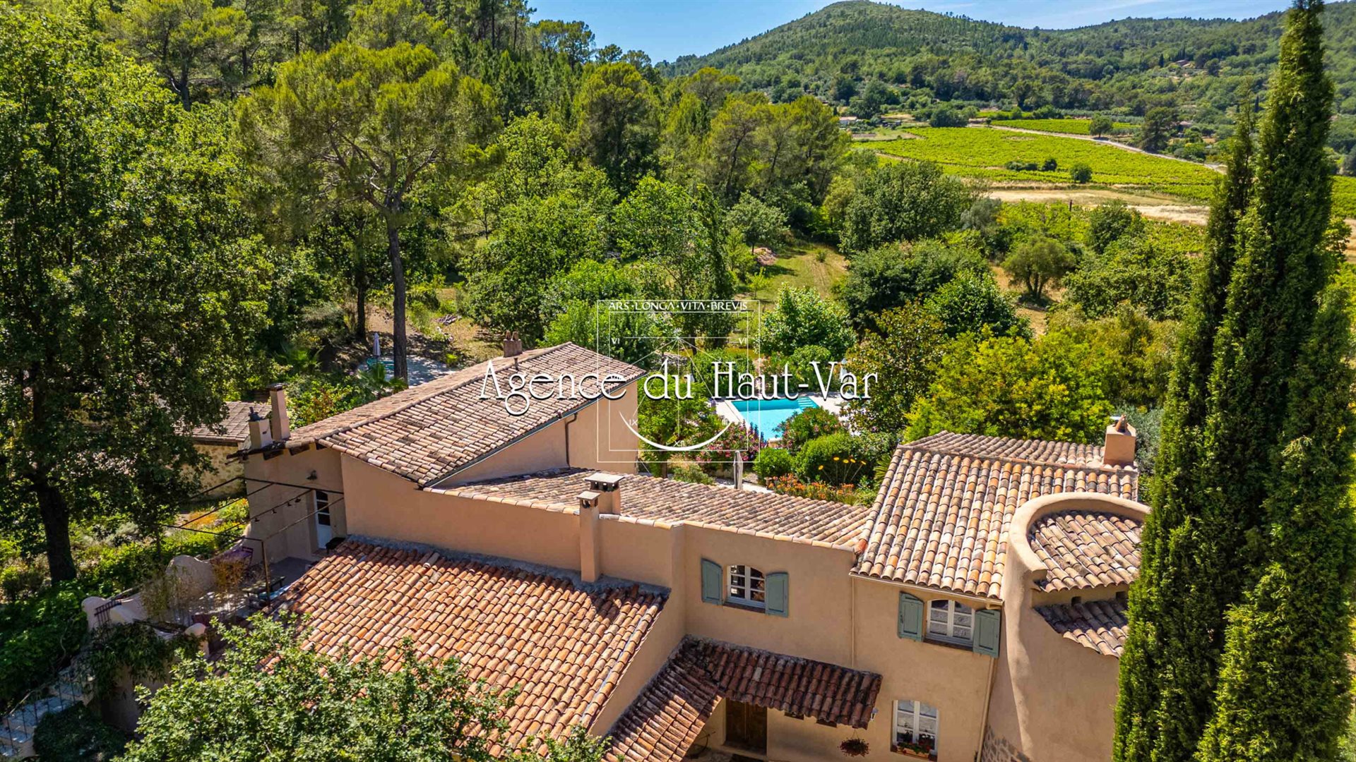 Maison à vendre, 547m², Figanières