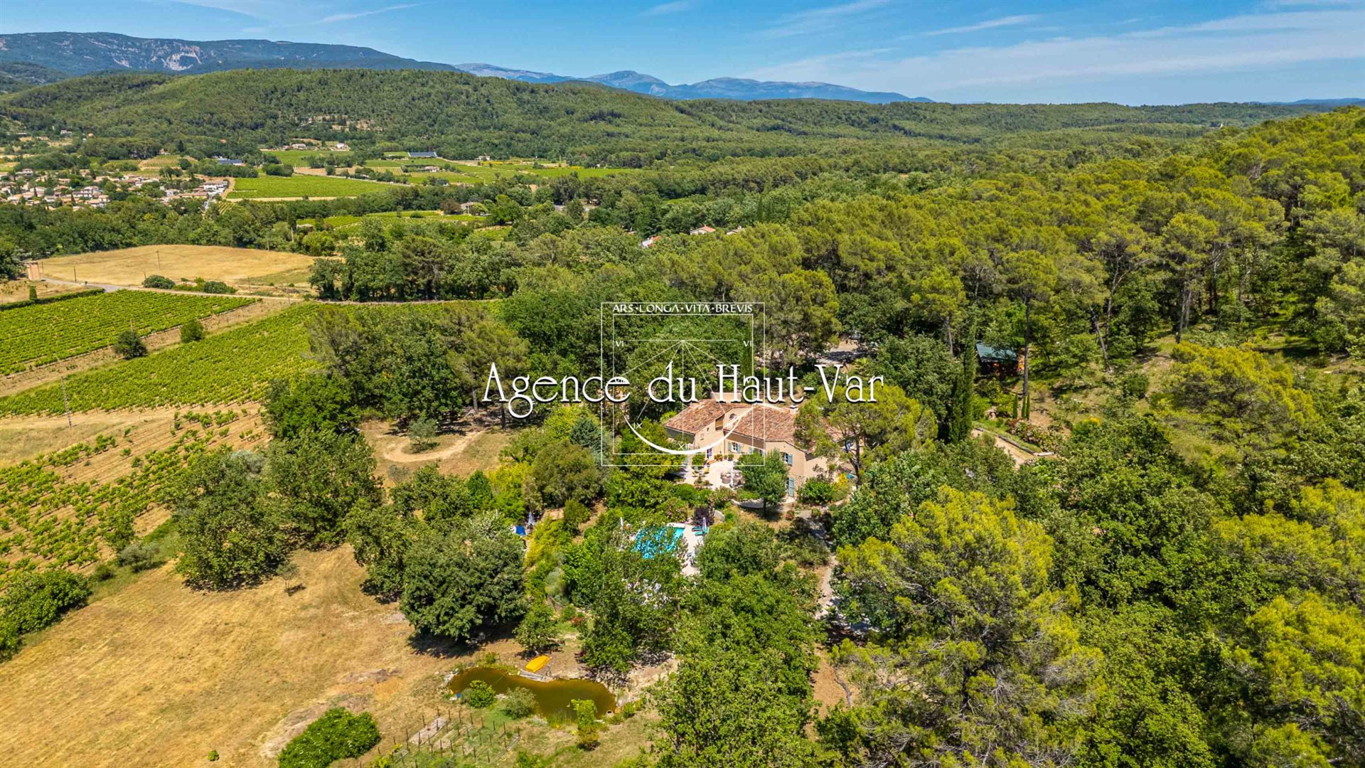 Maison à vendre, 547m², Figanières