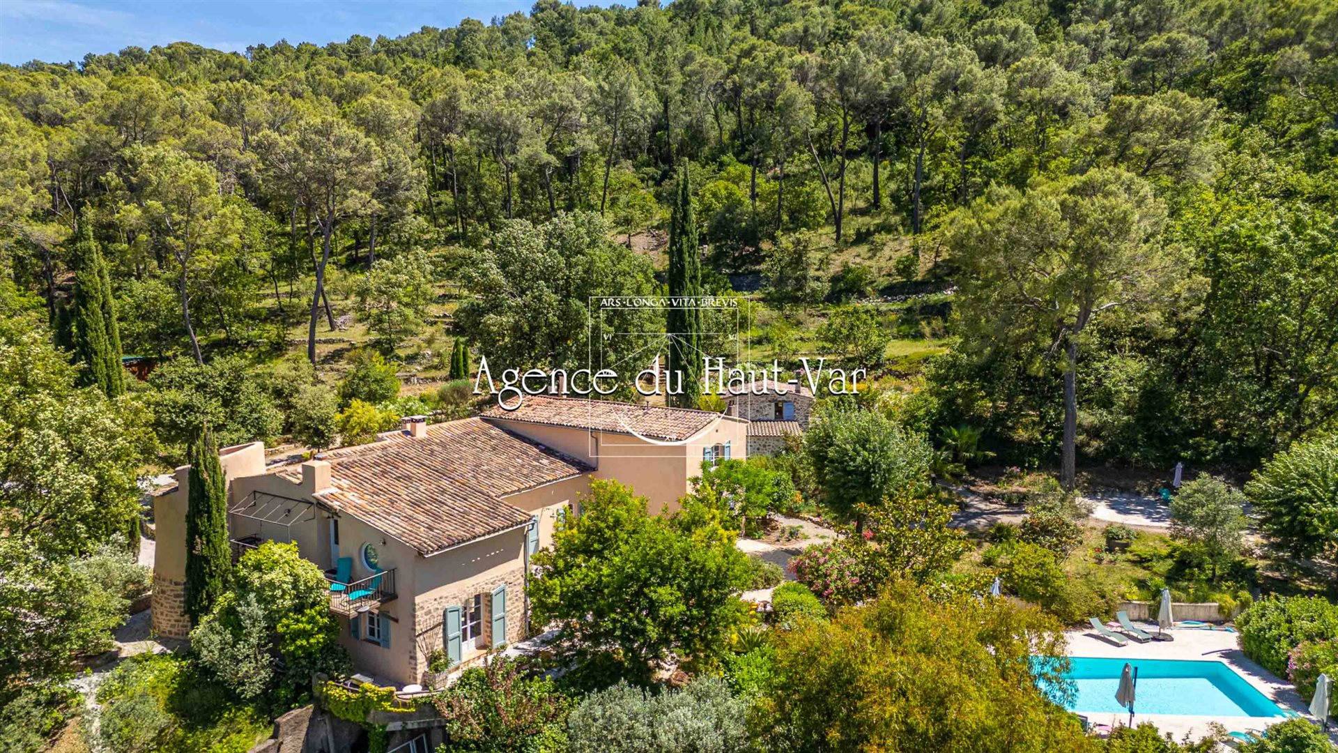 Maison à vendre, 547m², Figanières