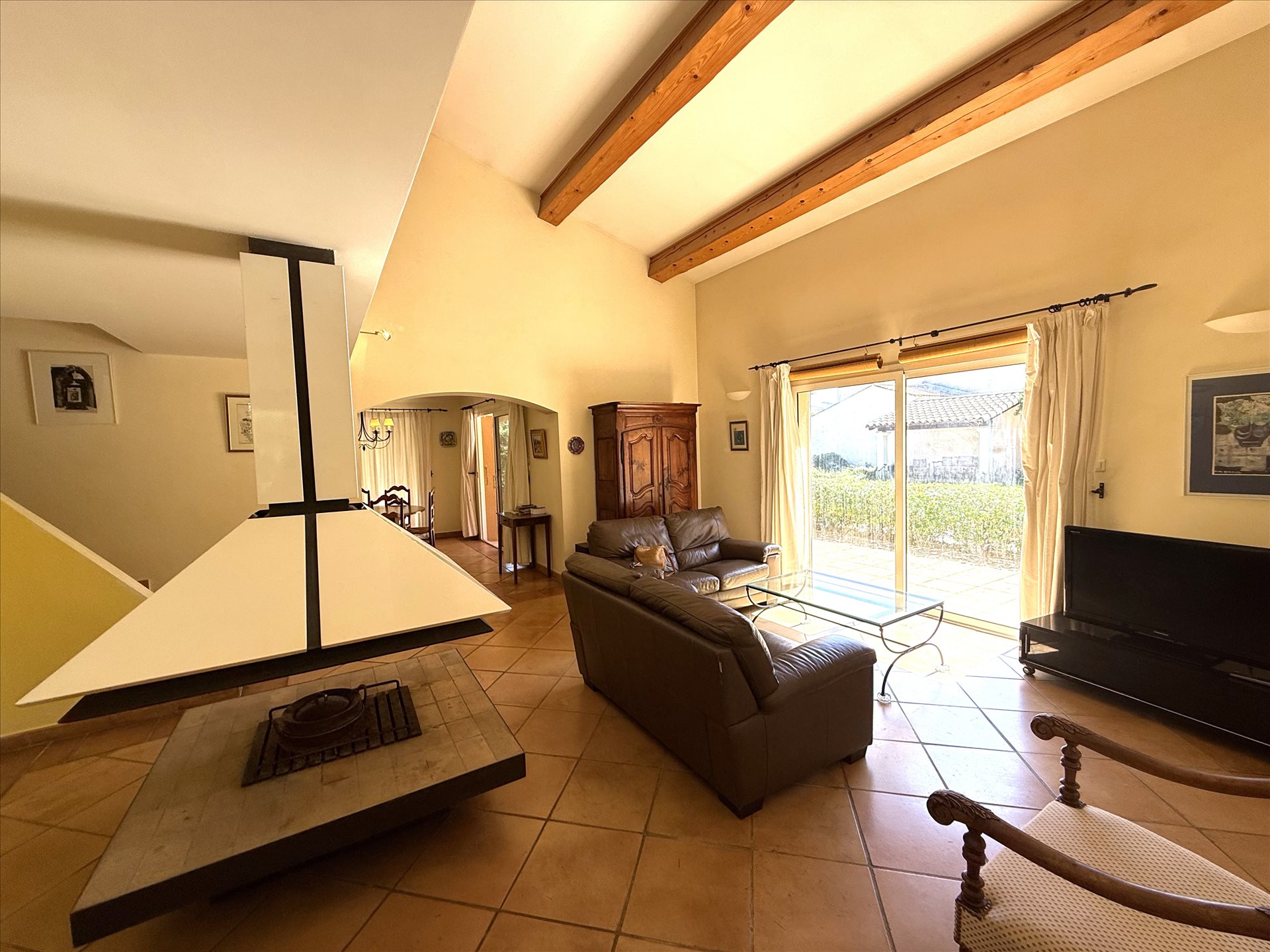 Maison 8 pièces 157 m² · à Bagnols-sur-Cèze · 157 m² · 330 000 €