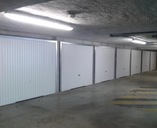 Parking 13 m² · à La Garde · 13 m² · 32 000 €