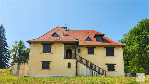 Maison 8 pièces 195 m² · à Léguillac-de-l'Auche · 195 m² · 201 400 €