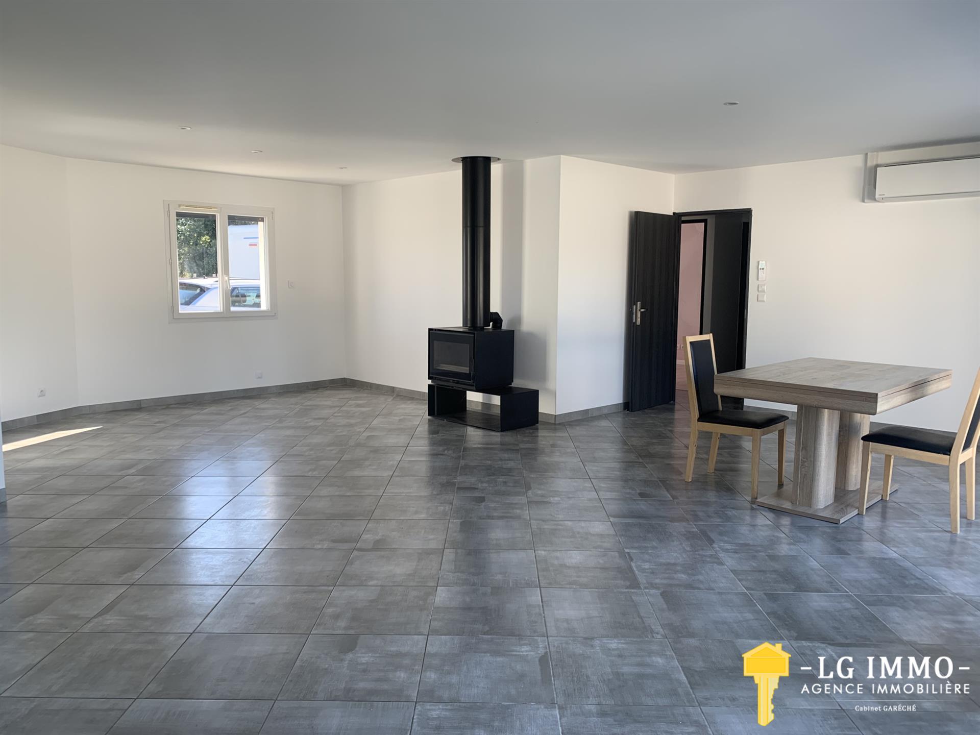 Maison à vendre, 123m², Cravans