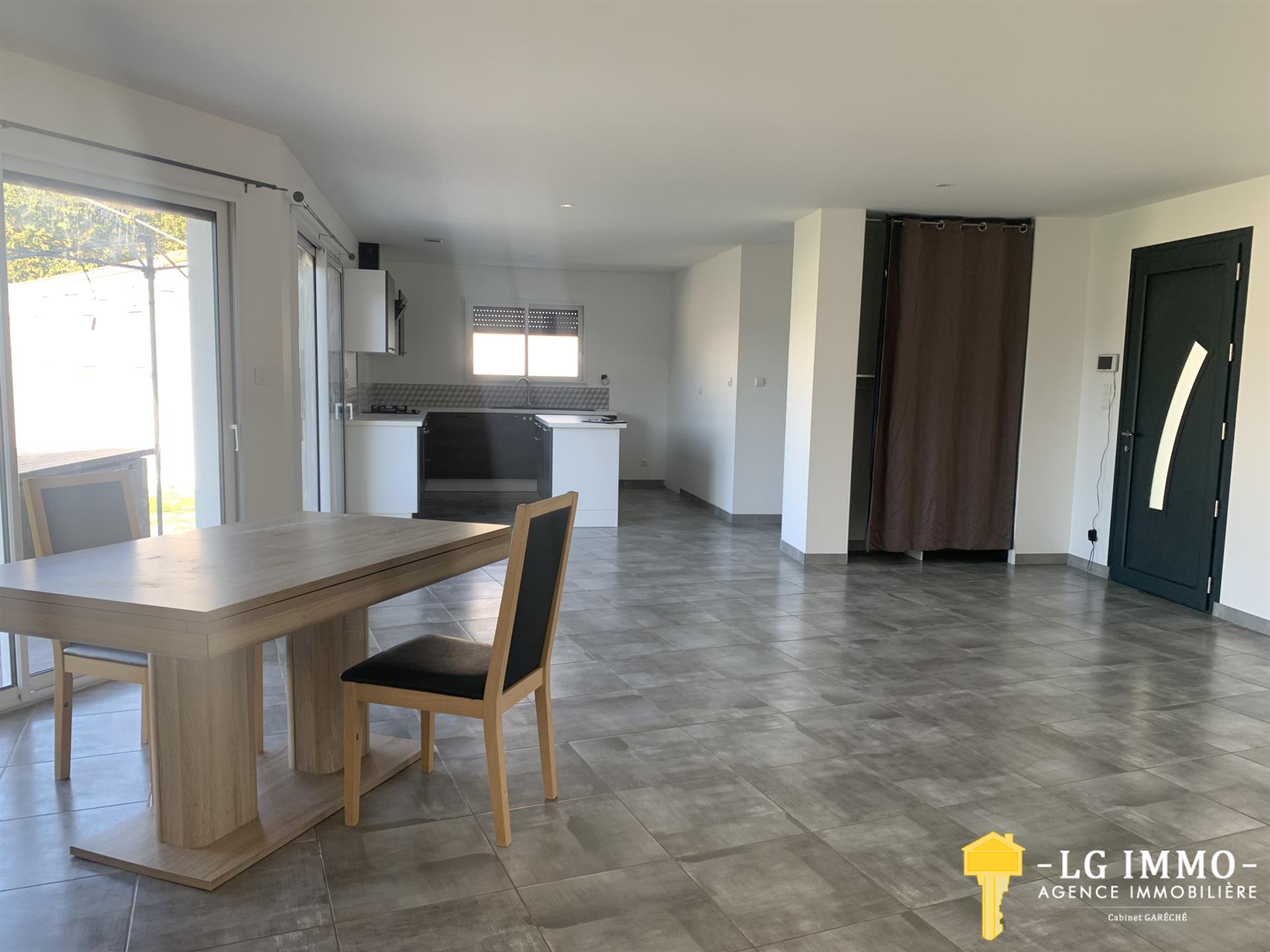 Maison à vendre, 123m², Cravans
