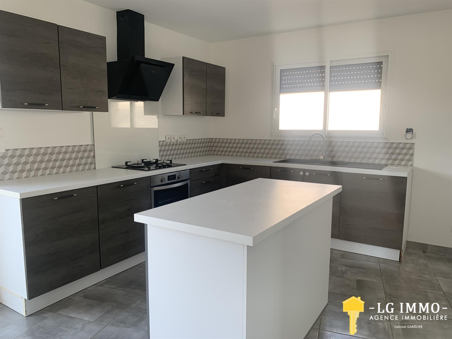 Maison à vendre, 123m², Cravans
