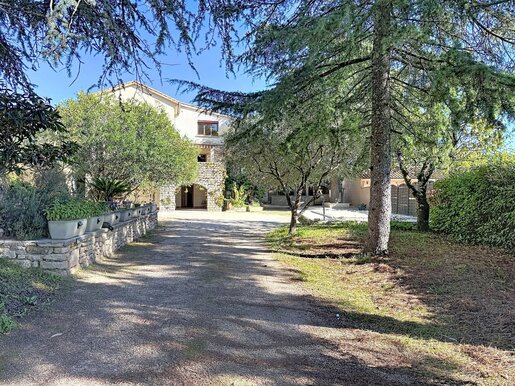Maison 6 pièces 151 m² · à Saint-Ambroix · 151 m² · 200 000 €