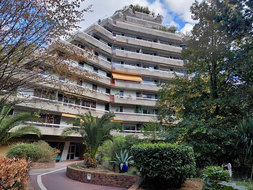 Appartement 2 pièces 45 m² · à Paris 15ème · 45 m² · 250 000 €